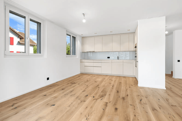 Linkes 6.5-Zimmer-Doppeleinfamilienhaus – ruhiger gelegen & zusätzliche Parkfläche 6