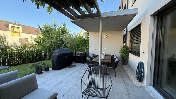 Wunderschönes 5.5-Zimmer-Familienhaus | ca. 240 m² | Garten | 10 Min. von Zug 2