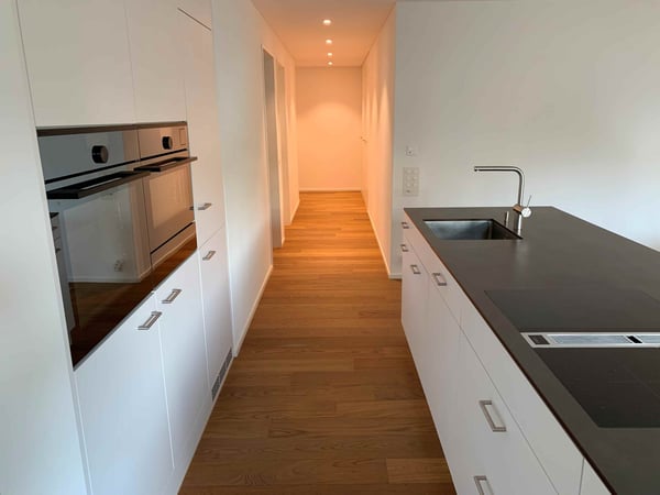 Helle 2.5-Zi.-Wohnung im Minergie-Standard mit Blick auf den Rossbach-Wald- Herrliberg Goldküste 3