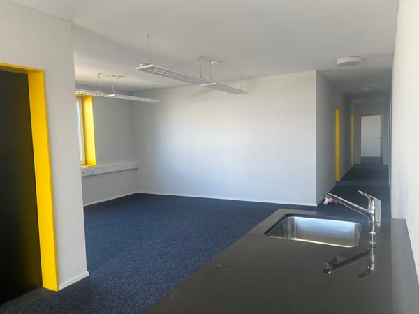 Modernes 130 m² Büro mit grossem Balkon in Ellikon an der Thur 2