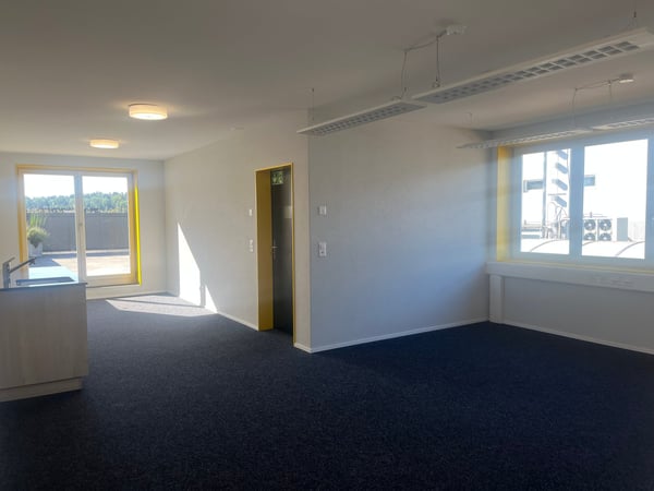Modernes 130 m² Büro mit grossem Balkon in Ellikon an der Thur 6