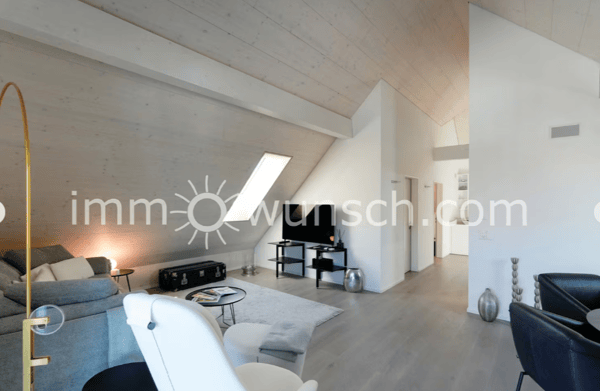 Modern ausgestattete, sowie helle 3.5 Zi. Dach-Eigentumswohnung 6