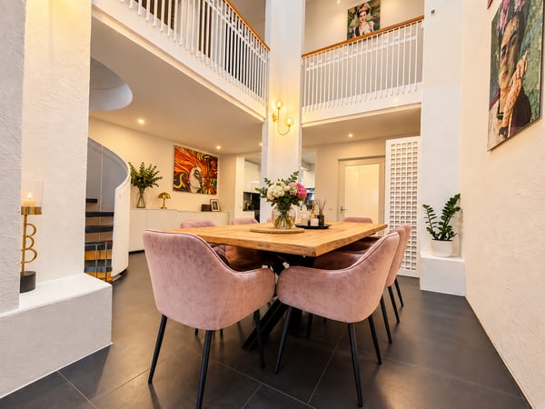 IHR NEUES ZUHAUSE IN KLOTEN GROSSZÜGIGES WOHNEN & GARTENIDYLLE 2