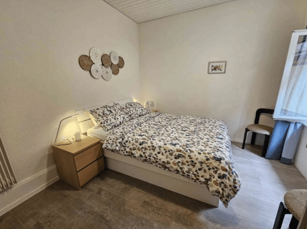 Komplett möblierte 2-Zimmer Wohnung im Herzen von Meringen 2