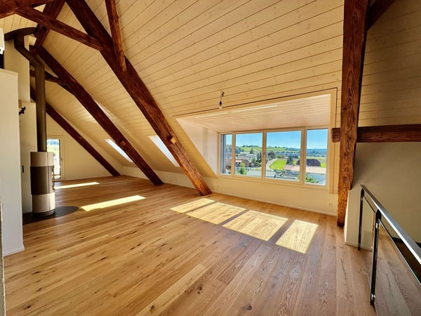 Neue 2.5-Zimmer-Maisonette-Wohnung mit Galerie – Historischer Charme trifft modernen Komfort 14