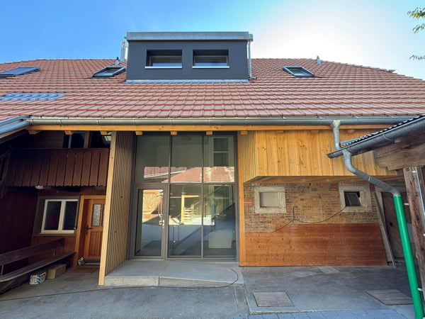 Neue 2.5-Zimmer-Maisonette-Wohnung mit Galerie – Historischer Charme trifft modernen Komfort 2