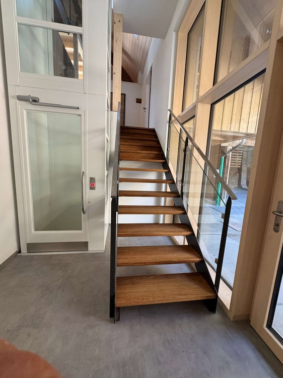Neue 2.5-Zimmer-Maisonette-Wohnung mit Galerie – Historischer Charme trifft modernen Komfort 4