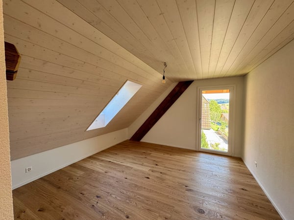Neue 2.5-Zimmer-Maisonette-Wohnung mit Galerie – Historischer Charme trifft modernen Komfort 19
