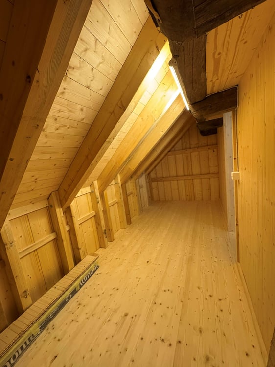 Neue 2.5-Zimmer-Maisonette-Wohnung mit Galerie – Historischer Charme trifft modernen Komfort 24