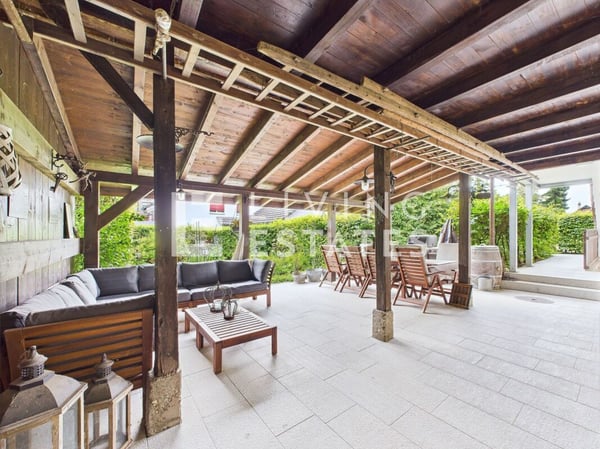 EIN LIEBEVOLLES SCHMUCKSTÜCK FÜR 3 GENERATIONEN 19