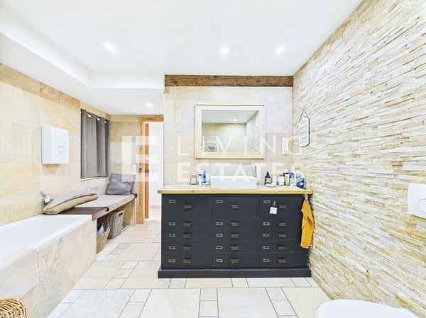 EIN LIEBEVOLLES SCHMUCKSTÜCK FÜR 3 GENERATIONEN 5