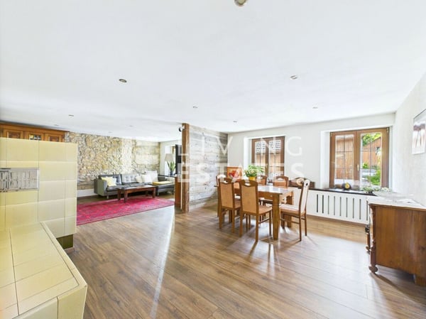 EIN LIEBEVOLLES SCHMUCKSTÜCK FÜR 3 GENERATIONEN 2