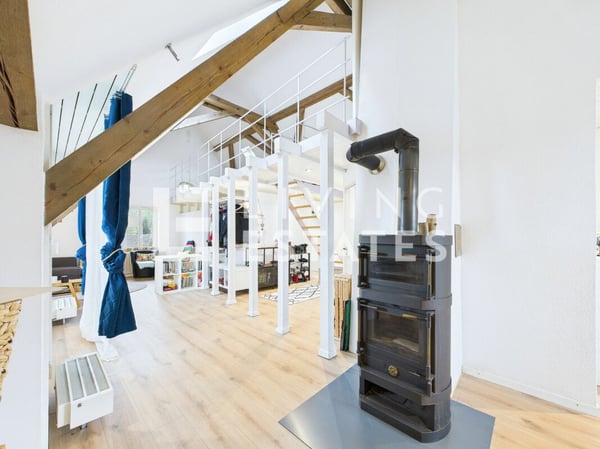 WOHNEN AUF ZWEI ETAGEN - LICHT, CHARME & WEITBLICK 1