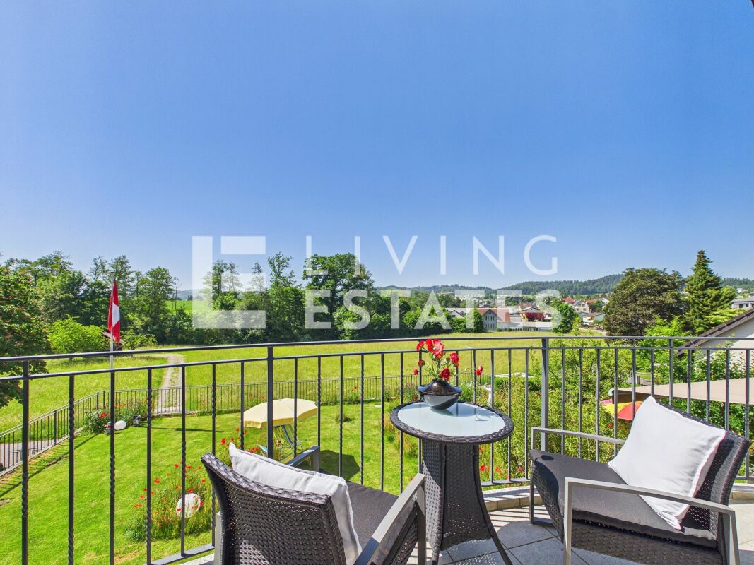 A PRESENCE OF LASTING VALUE - ELEGANT. HIGH-QUALITY. VERY WELL-MAINTAINED.