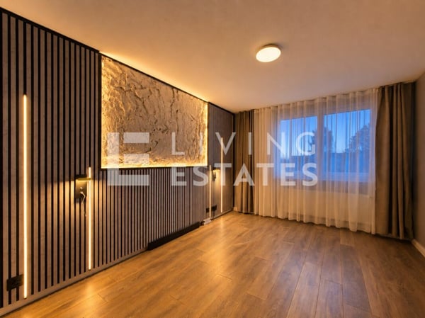 TERRASSENHAUS MIT PANORAMABLICK UND INDIVIDUELLEM LICHTKONZEPT 18