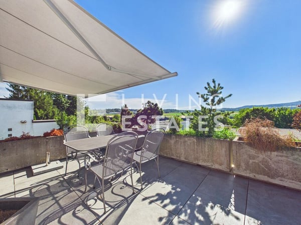 TERRASSENHAUS MIT PANORAMABLICK UND INDIVIDUELLEM LICHTKONZEPT 24