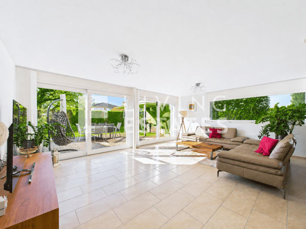 MODERNE WOHNOASE - RAUM. TERRASSE. AUSSICHT. 2