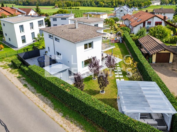 WOHNGLÜCK MIT STILVOLLEM AMBIENTE UND VIEL PLATZ 1