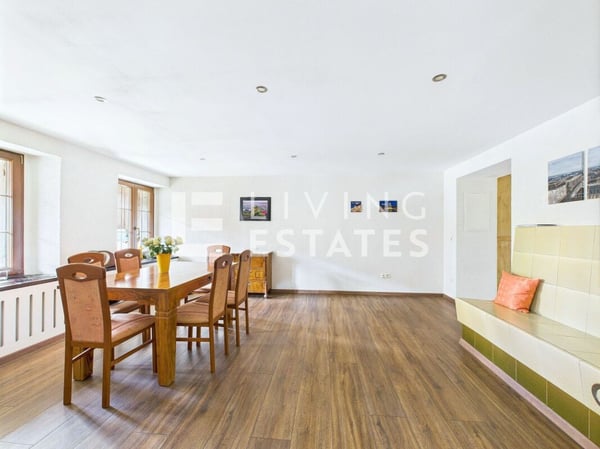 RUSTIKAL TRIFFT MODERN - EINE TRAUMHAFTE MAISONETTE 2