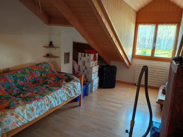 Zwei aneinandergebaute Liegenschaften mit 1139 m2 Grundstück in der Kern- und Landwirtschaftszone 16