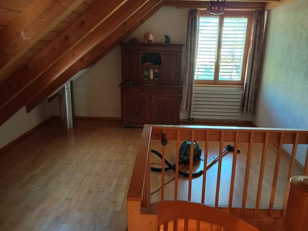 Zwei aneinandergebaute Liegenschaften mit 1139 m2 Grundstück in der Kern- und Landwirtschaftszone 15