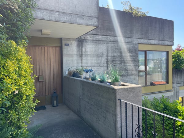 3.5-Zimmer-Eigentumswohnung mit Studio, grosszügigen Terrassen und idealer Lage 2