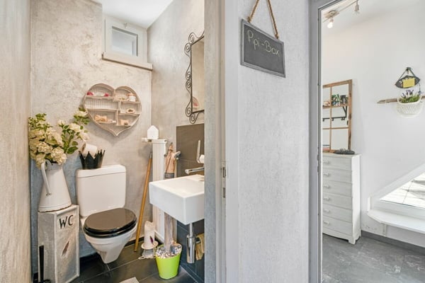 Freistehendes 1.5-Zimmer-Einfamilienhaus mit Gartenidylle und viel Charme 8