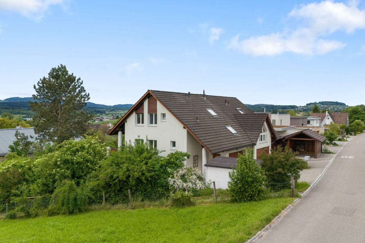 6.5-Zimmer-Haus mit viel Umschwung und Privatsphäre