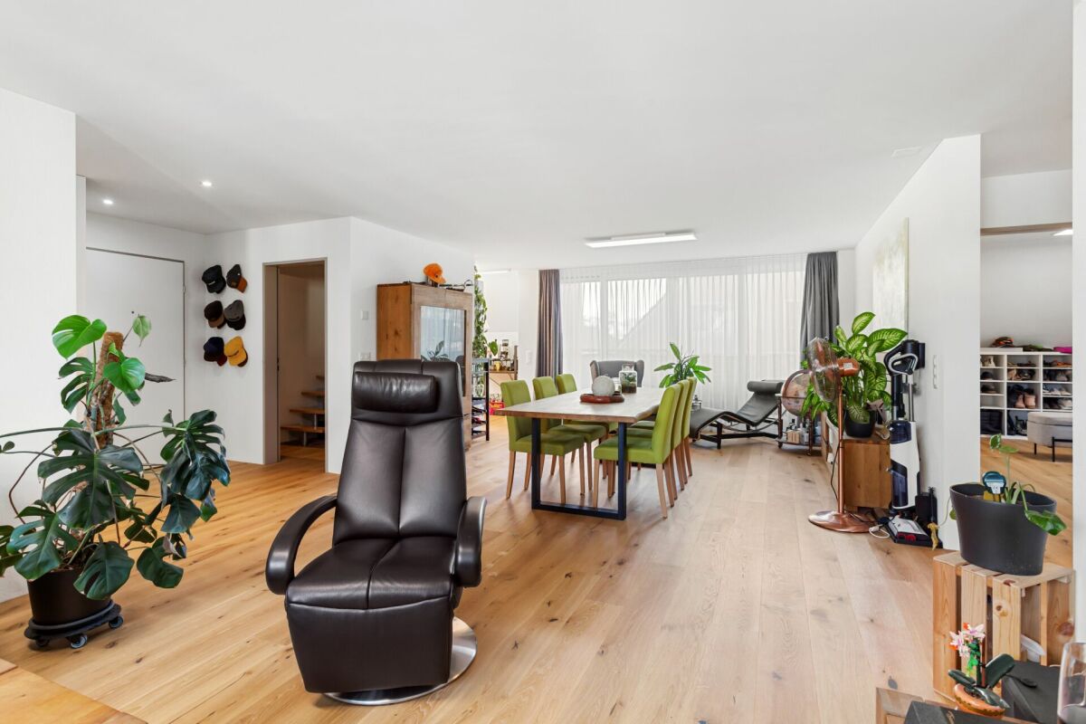 Wohnen mit Charme - neuwertige 4.5-Zimmer-Dachwohnung