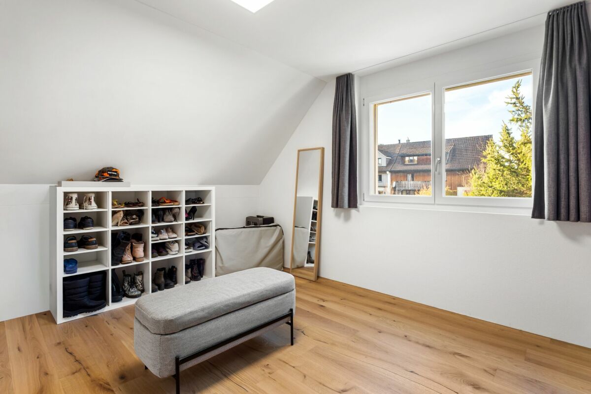 Wohnen mit Charme - neuwertige 4.5-Zimmer-Dachwohnung
