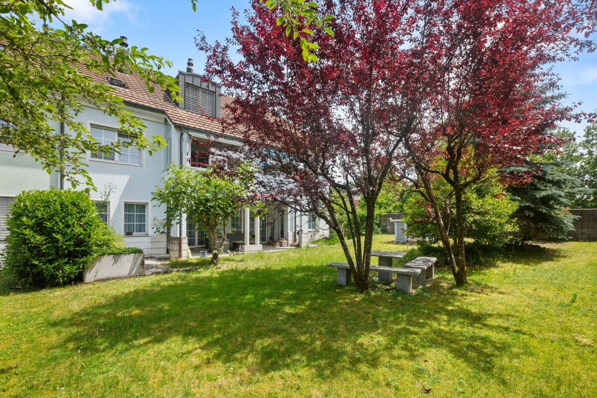 Grosszügige 4.5-Zimmer-Gartenwohnung mit weitläufigem Aussenbereich