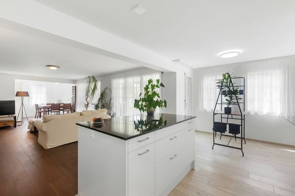 Grosszügige 4.5-Zimmer-Gartenwohnung mit weitläufigem Aussenbereich 7