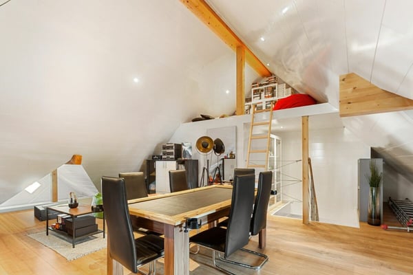 Wohnen mit Charme - neuwertige 4.5-Zimmer-Dachwohnung 12