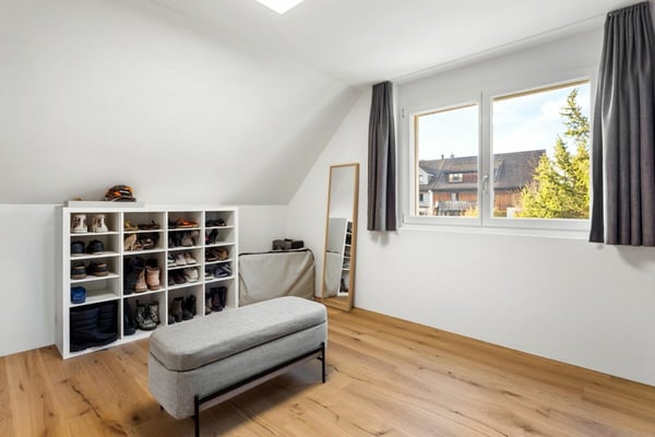 Wohnen mit Charme - neuwertige 4.5-Zimmer-Dachwohnung 8