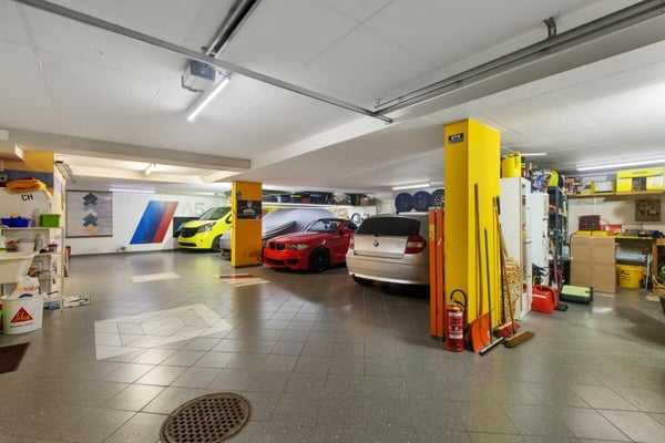 Einfamilienhaus mit gepflegtem Garten und einzigartiger Garage 3