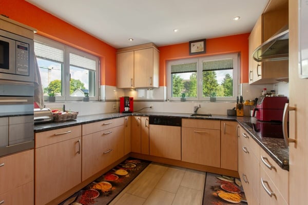 Einfamilienhaus mit gepflegtem Garten und einzigartiger Garage 7
