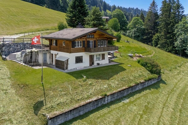 Bergidylle pur -  3.5-Zimmer-Ferienwohnung in Grüsch