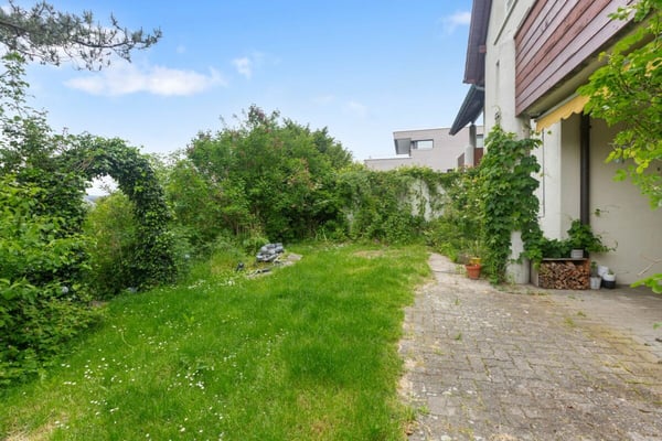 6.5-Zimmer-Haus mit viel Umschwung und Privatsphäre 10