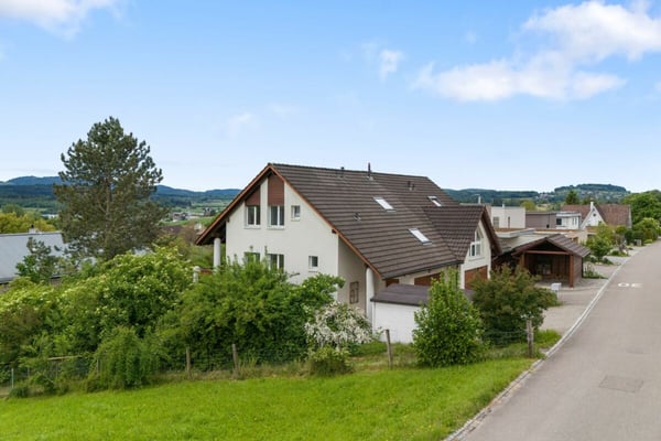 6.5-Zimmer-Haus mit viel Umschwung und Privatsphäre 12