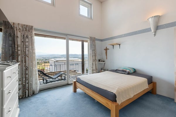 6.5-Zimmer-Haus - ruhig gelegen mit Weitsicht 6