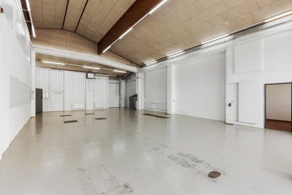 Sofort nutzbar - ausgebaute Gewerbehalle mit Aussenfläche 5