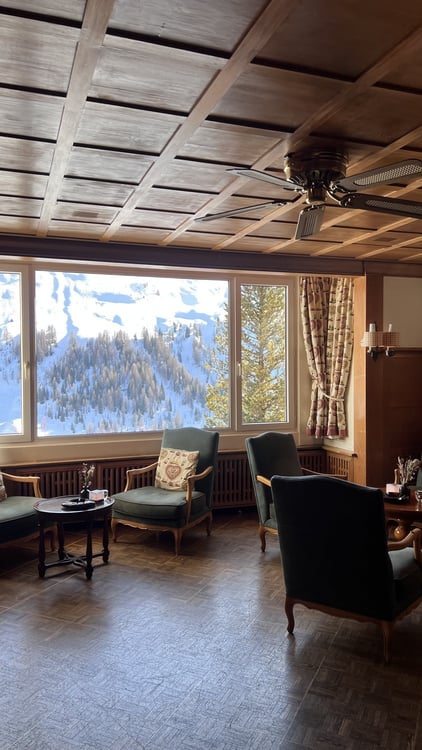 Werde Teil des The Grand Arosa Pop-Up Hotels  Übernehme die berühmte Nosti Bar im ehemaligen Arosa Kulm Hotel 7