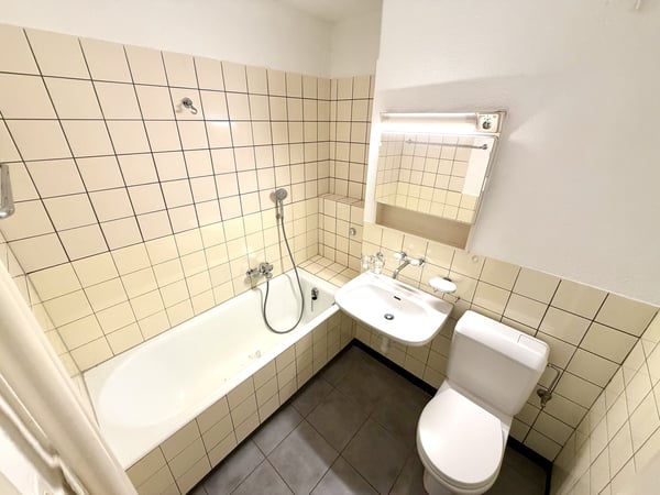 3-Zimmer-Wohnung im Herzen von Zürich - ENGLISH BELOW 8