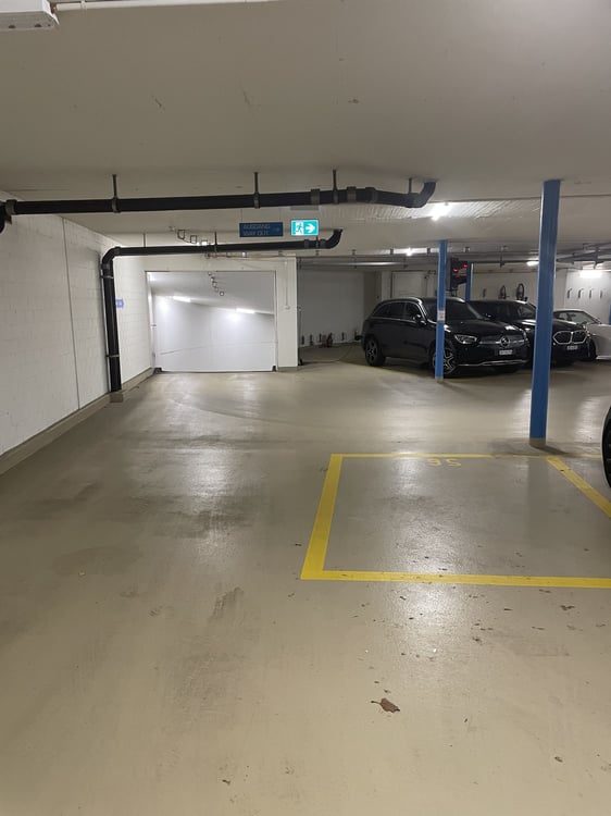Sichern Sie sich Ihren Garagenstellplatz für Kleinwagen (Smart-Grösse) für nur CHF 140.00 pro Monat! 6