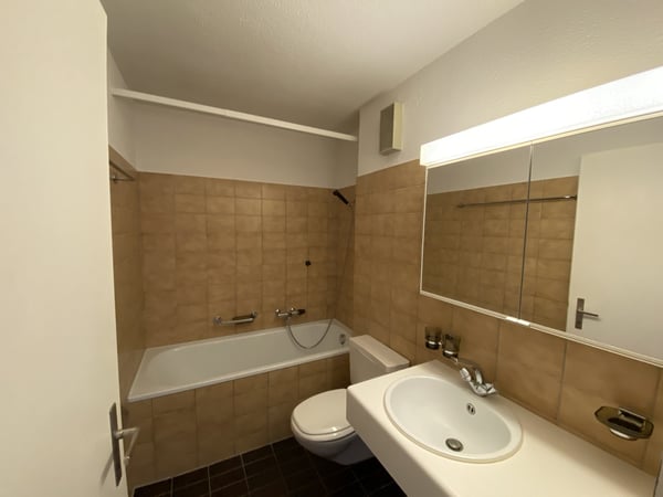 BEFRISTET: 30.08.2027 - 3 Zimmerwohnung in Zürich Wipkingen 4