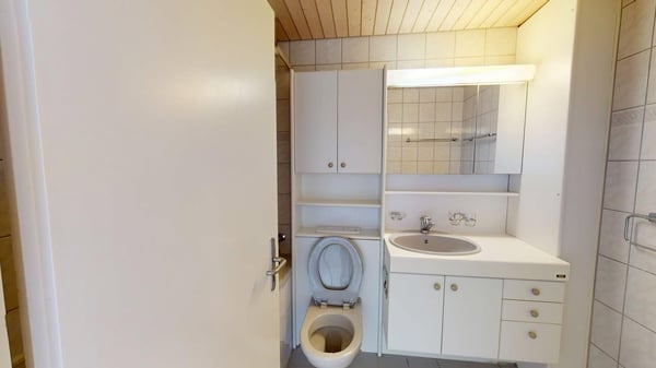 Helle 4-Zimmer-Wohnung im 1. OG ruhig wohnen in Uetikon am See | BEFRISTET 12
