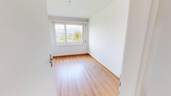 Helle 4-Zimmer-Wohnung im 1. OG ruhig wohnen in Uetikon am See | BEFRISTET 9