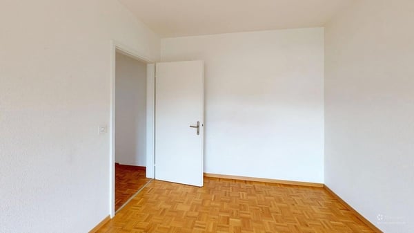 Helle 4-Zimmer-Wohnung im 2. OG ruhig wohnen in Uetikon am See | BEFRISTET 4