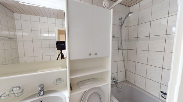 Helle 4-Zimmer-Wohnung im 2. OG ruhig wohnen in Uetikon am See | BEFRISTET 12