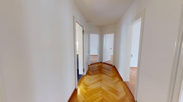 4-Zimmer-Wohnung an zentraler Lage in Zürich (Kreis 4) 4